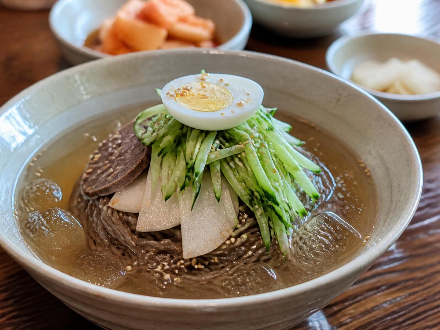 냉면 오이고명